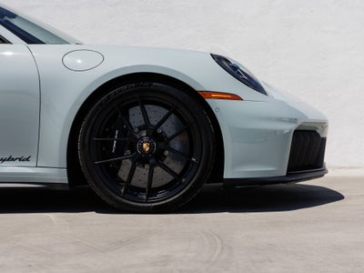 2025 Porsche 911 911 Carrera 4 GTS