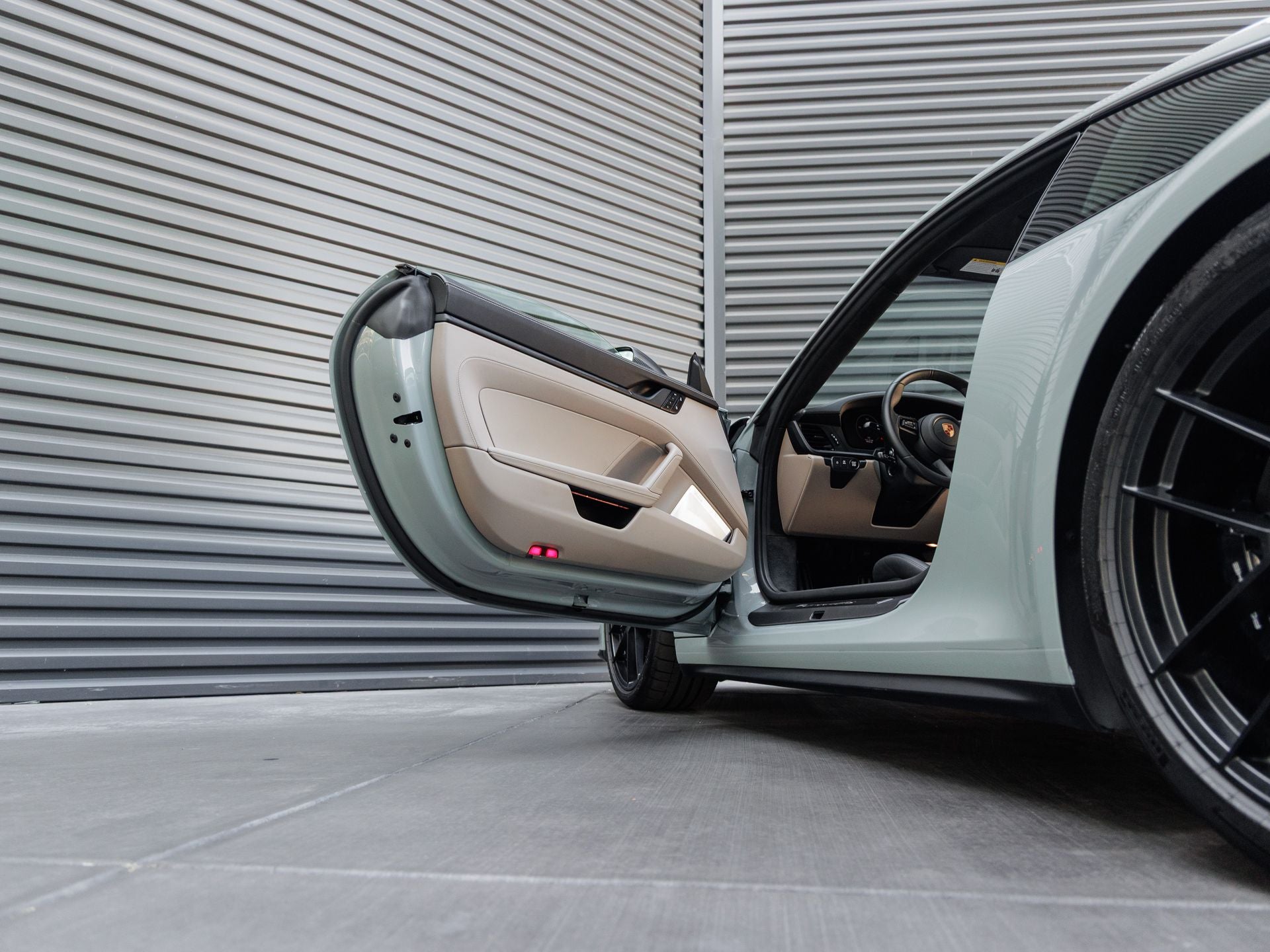 2025 Porsche 911 911 Carrera 4 GTS