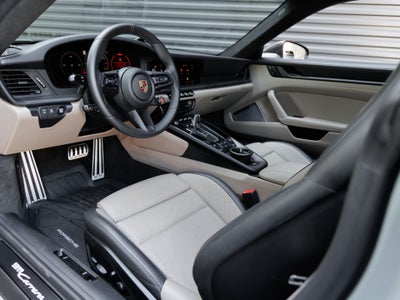 2025 Porsche 911 911 Carrera 4 GTS