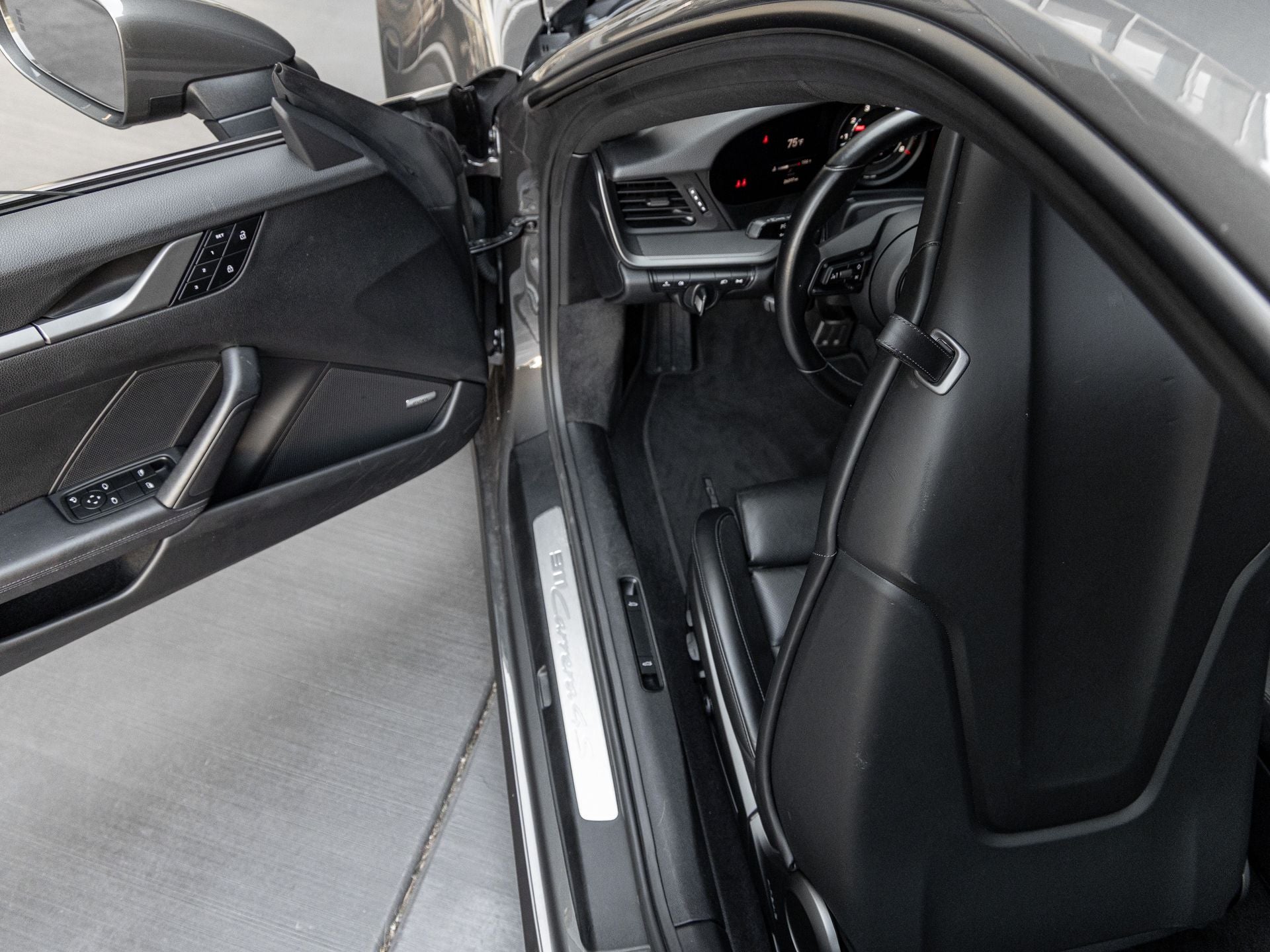 2023 Porsche 911 Carrera 4S