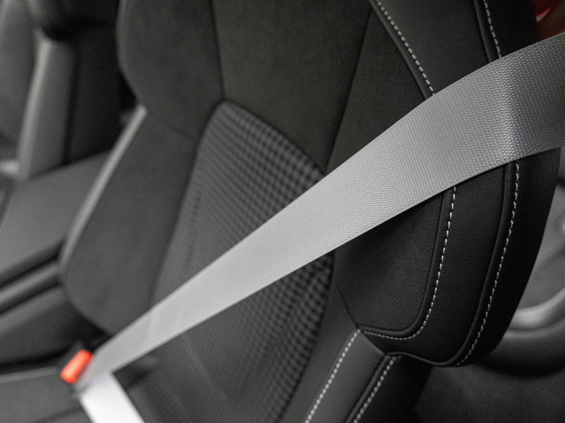 2026 Porsche Taycan 4S Black Edition