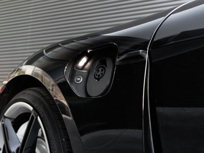 2021 Porsche Taycan Taycan Turbo