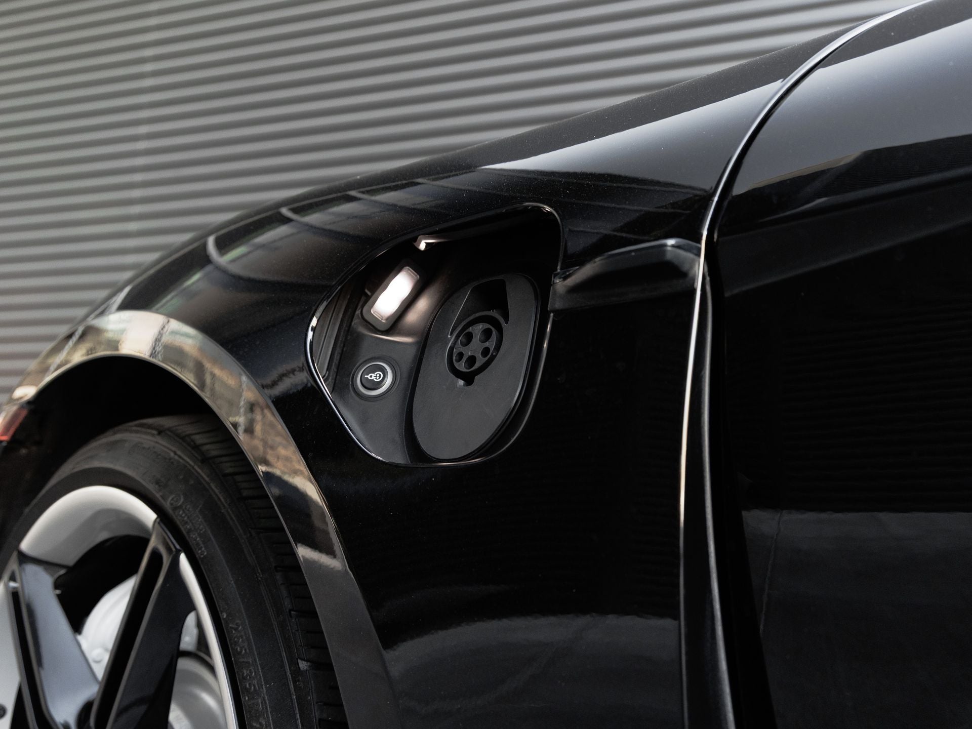 2021 Porsche Taycan Taycan Turbo