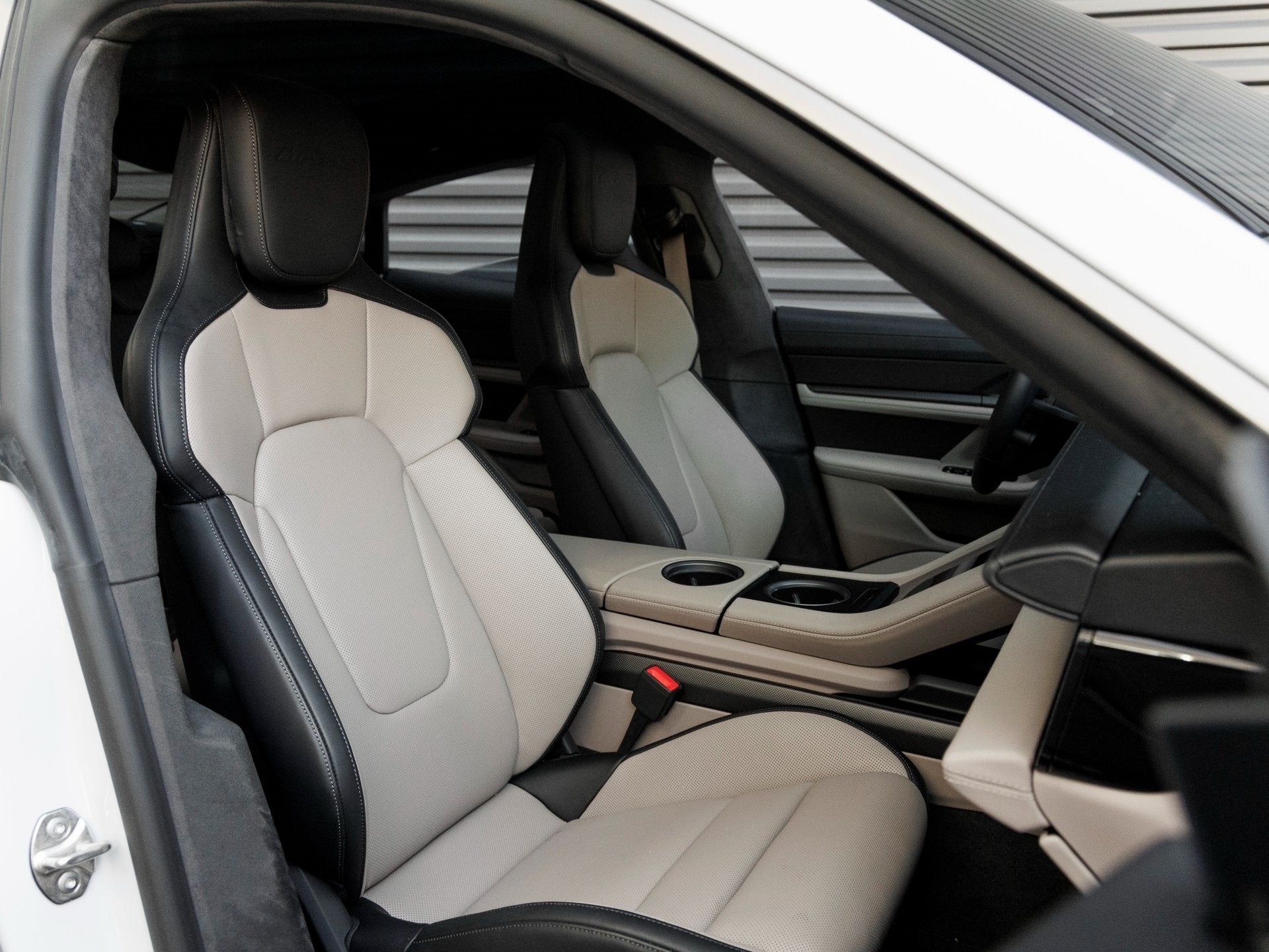 2025 Porsche Taycan Taycan Turbo S