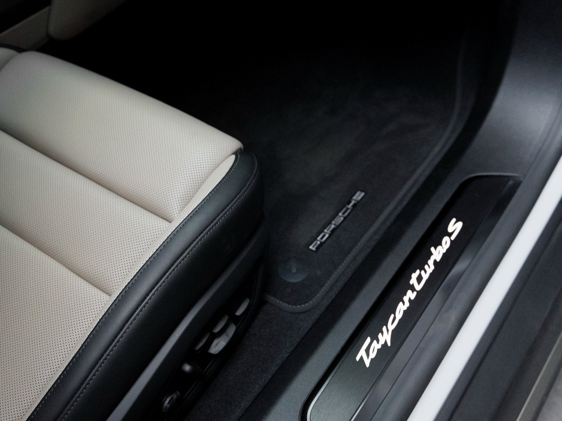 2025 Porsche Taycan Taycan Turbo S