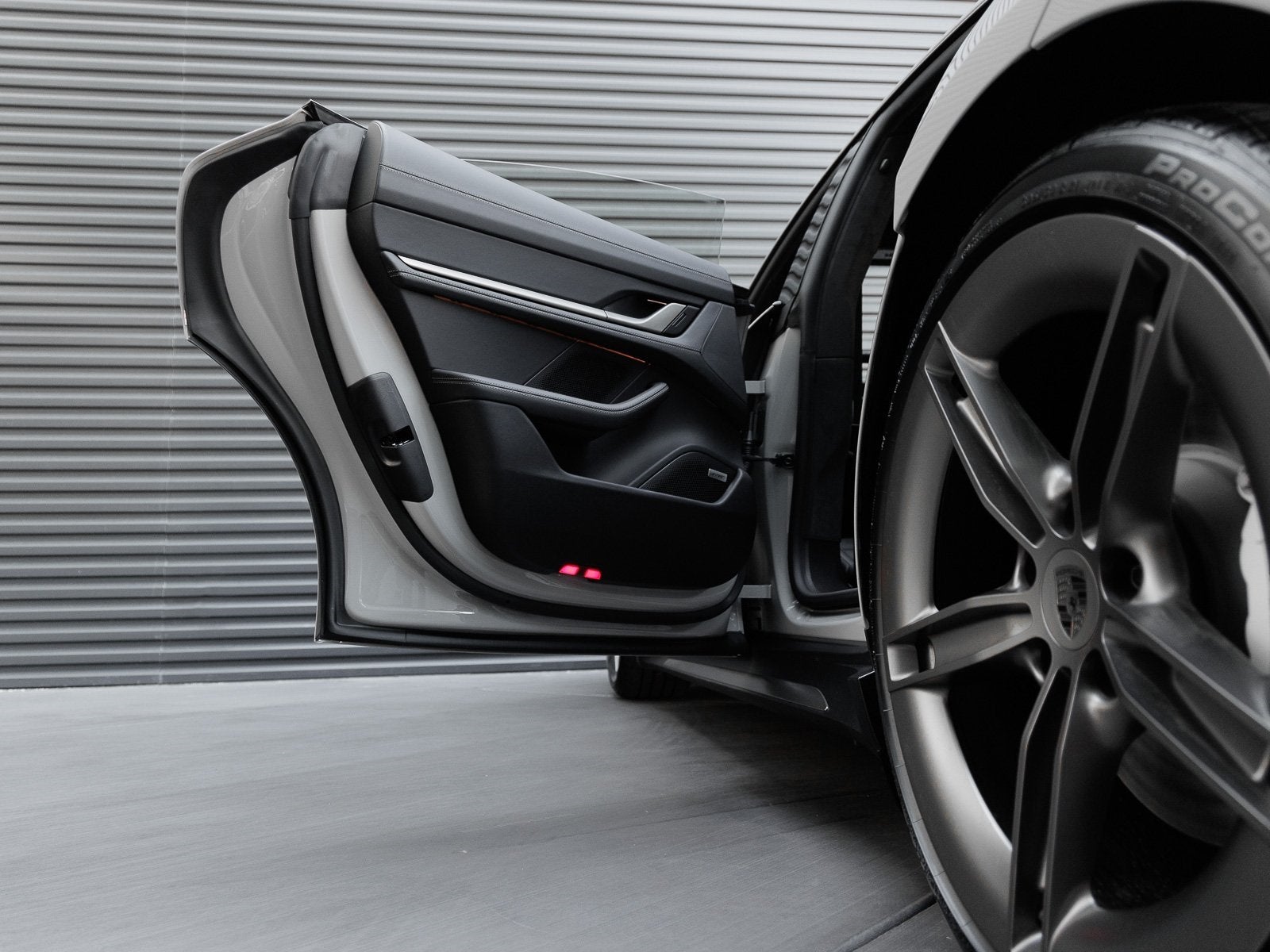 2025 Porsche Taycan Taycan Turbo