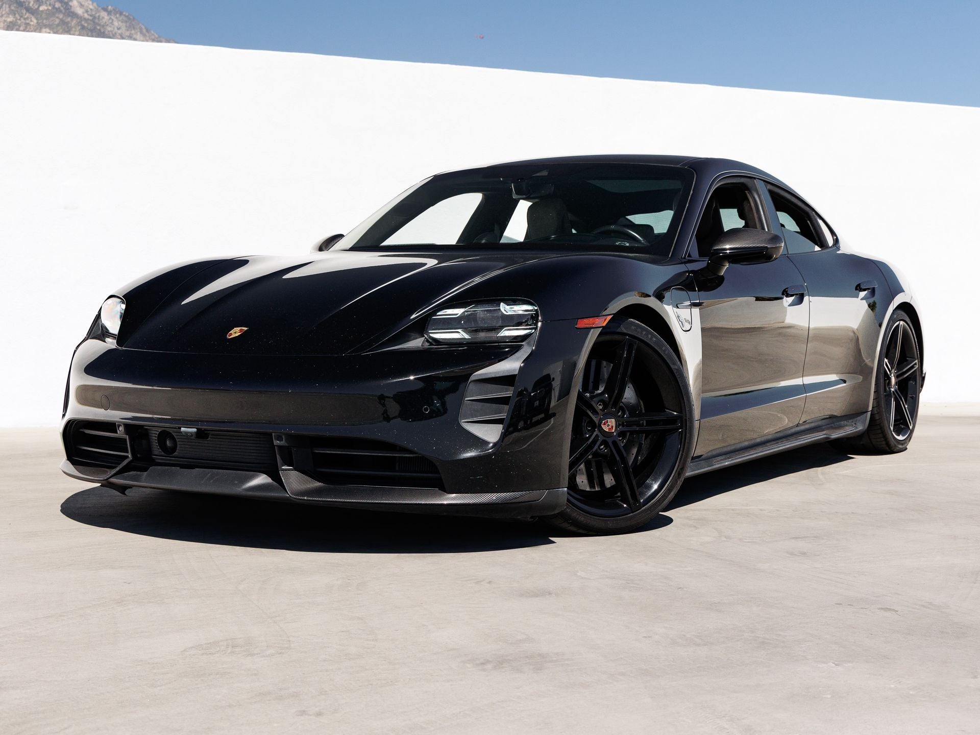 2021 Porsche Taycan Turbo S's photo