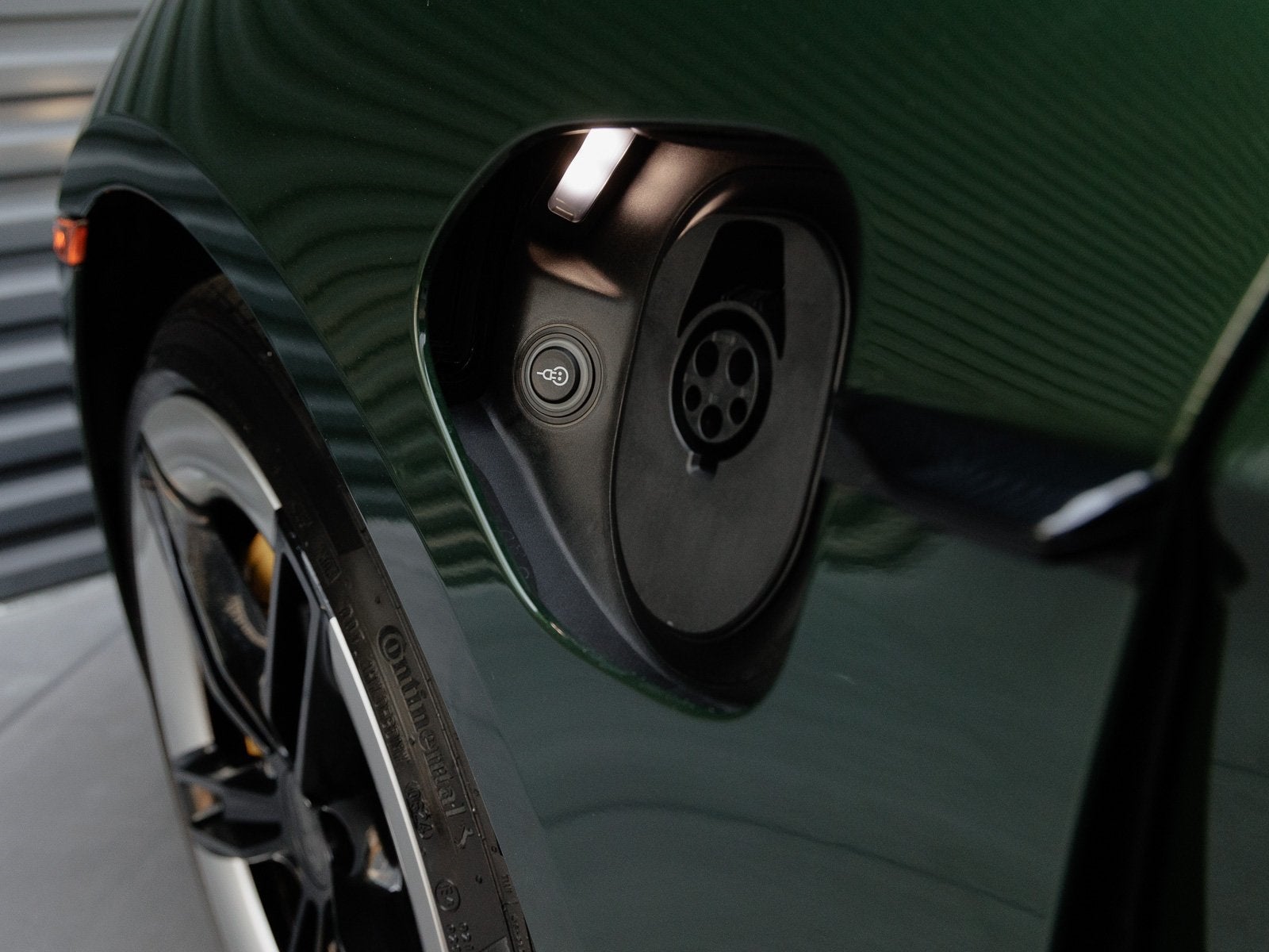 2025 Porsche Taycan Taycan Turbo S