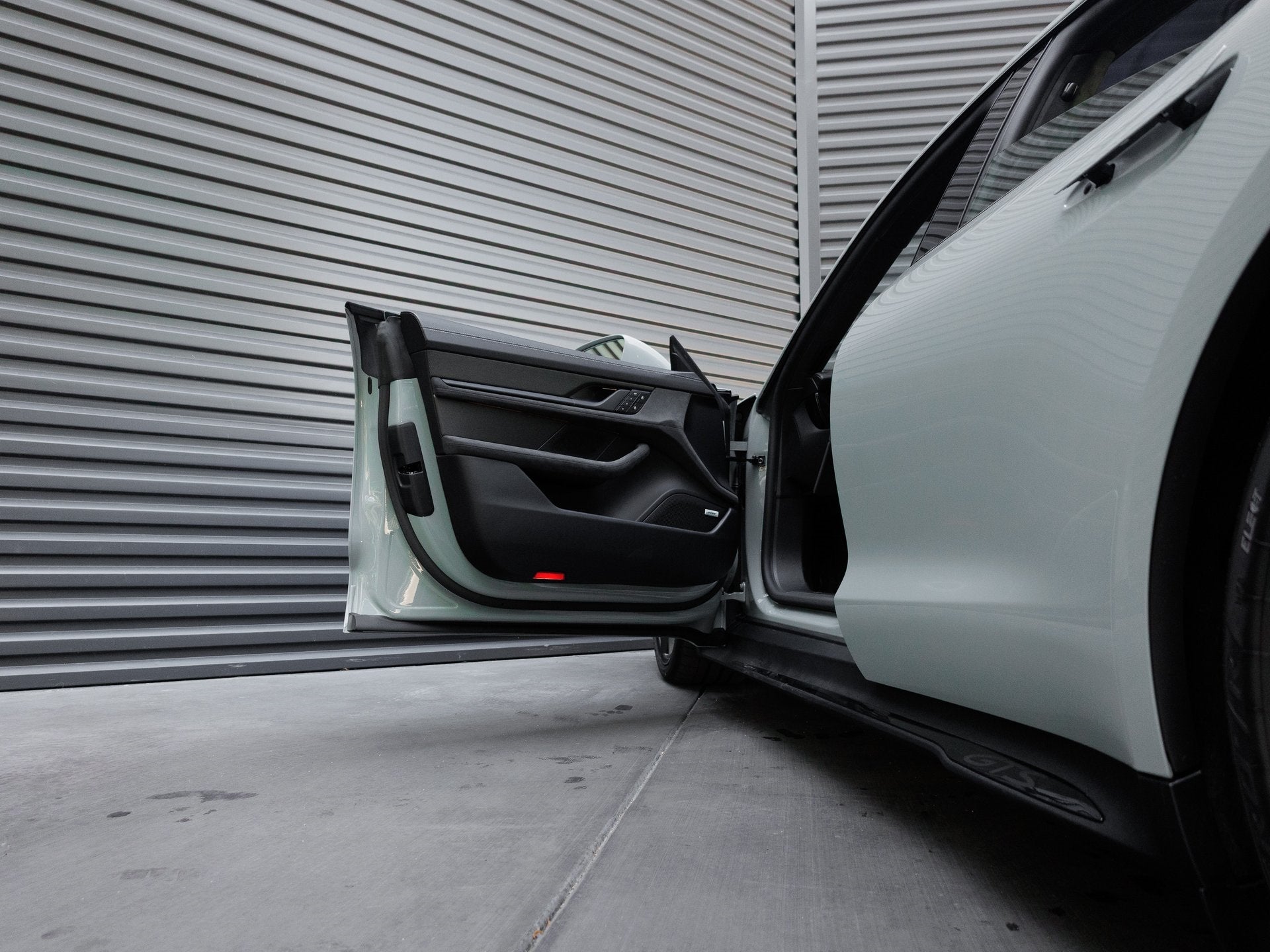 2025 Porsche Taycan Taycan GTS