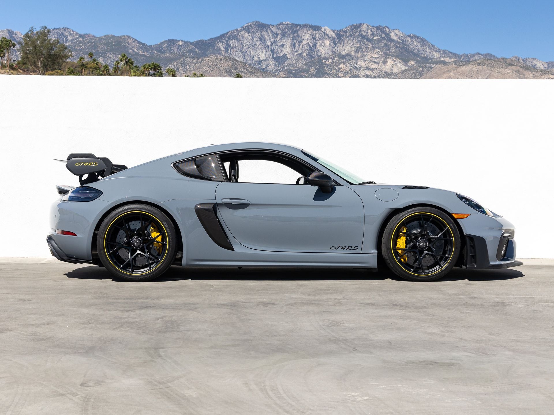 2025 Porsche 718 Cayman GT4 RS