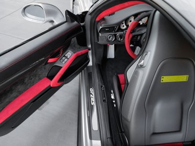 2018 Porsche 911 911 GT2 RS