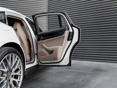 2026 Porsche Panamera Panamera 4 E-Hybrid