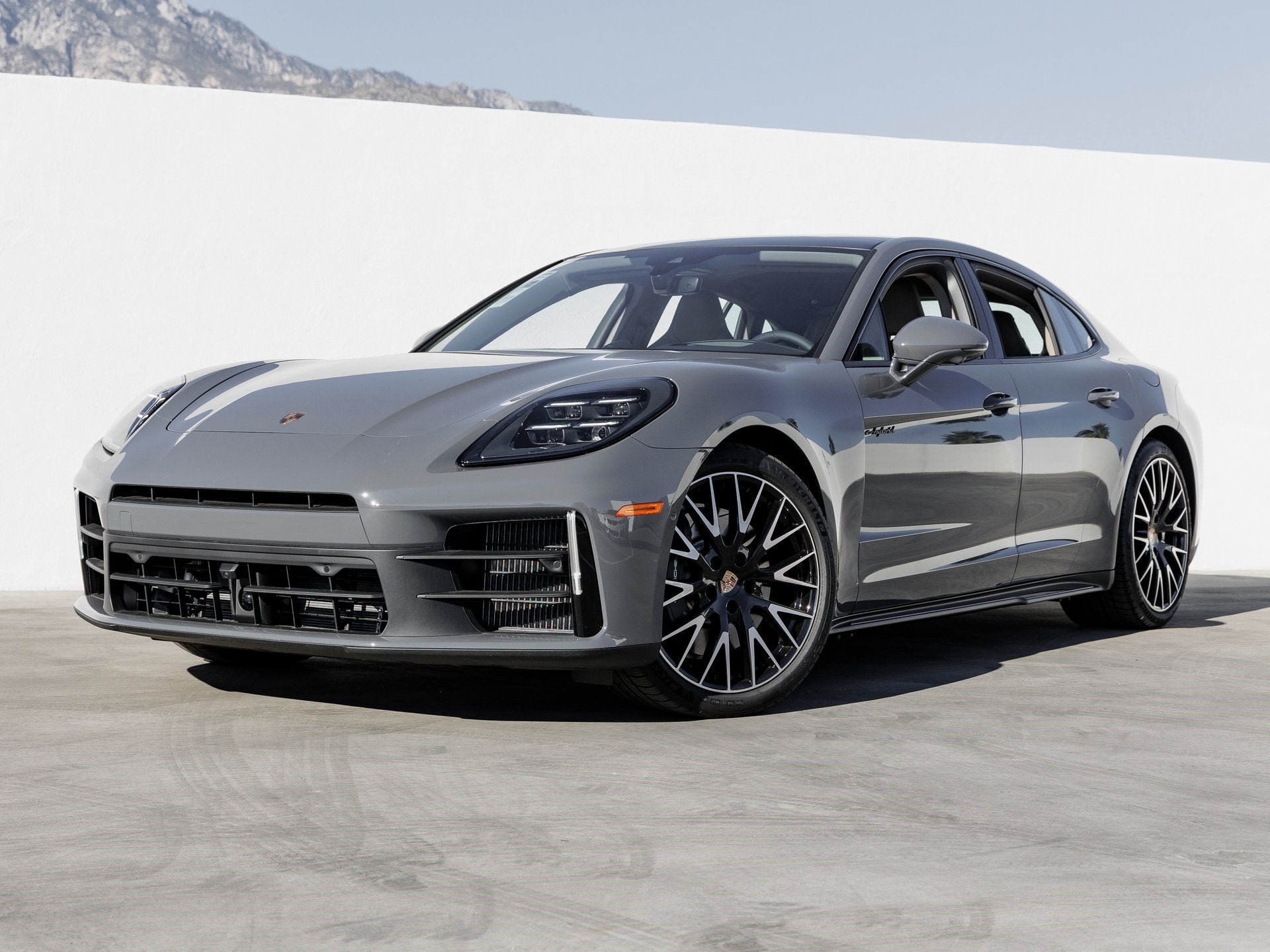 2026 Porsche Panamera 4 E-Hybrid
