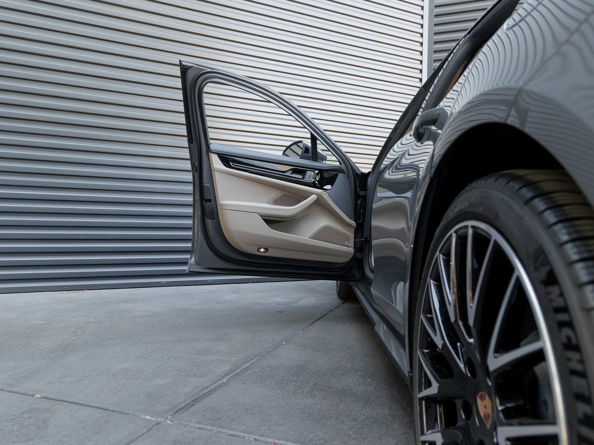 2026 Porsche Panamera Panamera 4 E-Hybrid