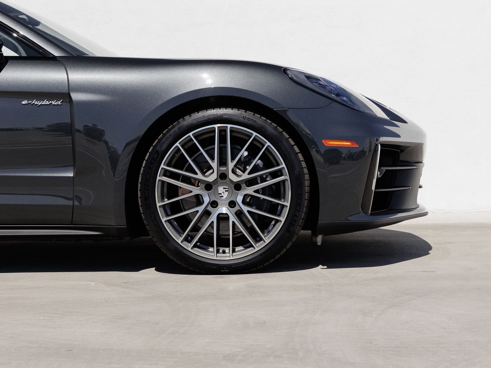 2025 Porsche Panamera Panamera 4 E-Hybrid