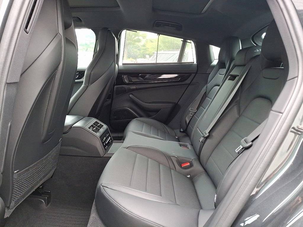 2025 Porsche Panamera Panamera 4 E-Hybrid