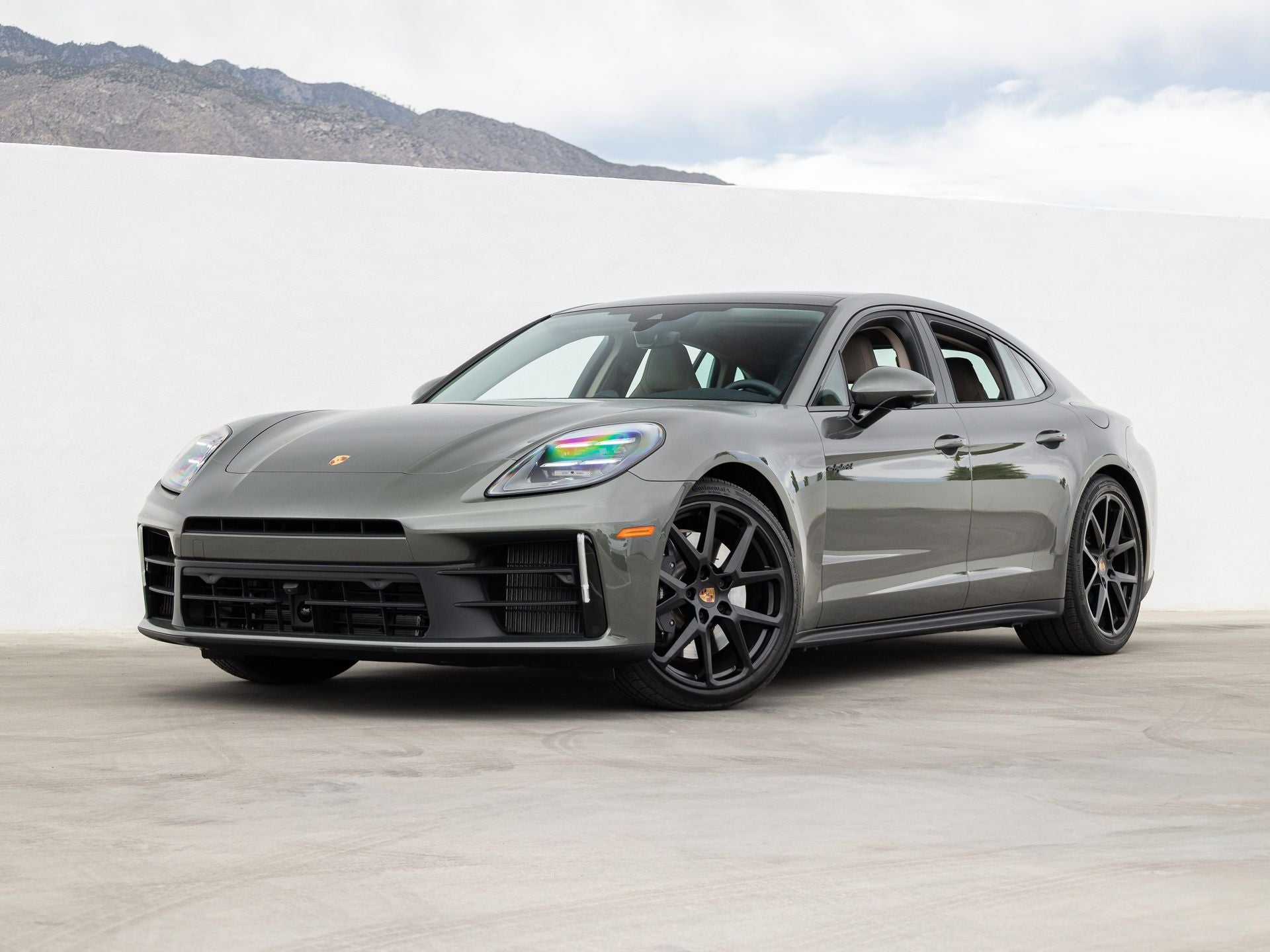 2025 Porsche Panamera 4 E-Hybrid