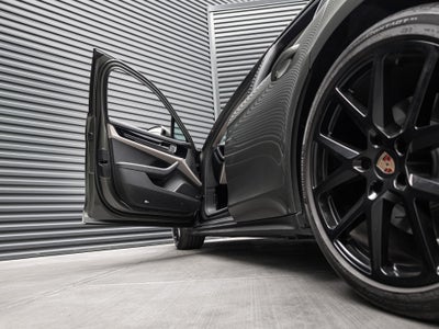 2025 Porsche Panamera 4 E-Hybrid