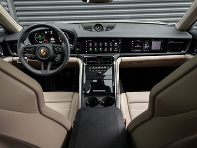 2025 Porsche Panamera 4 E-Hybrid