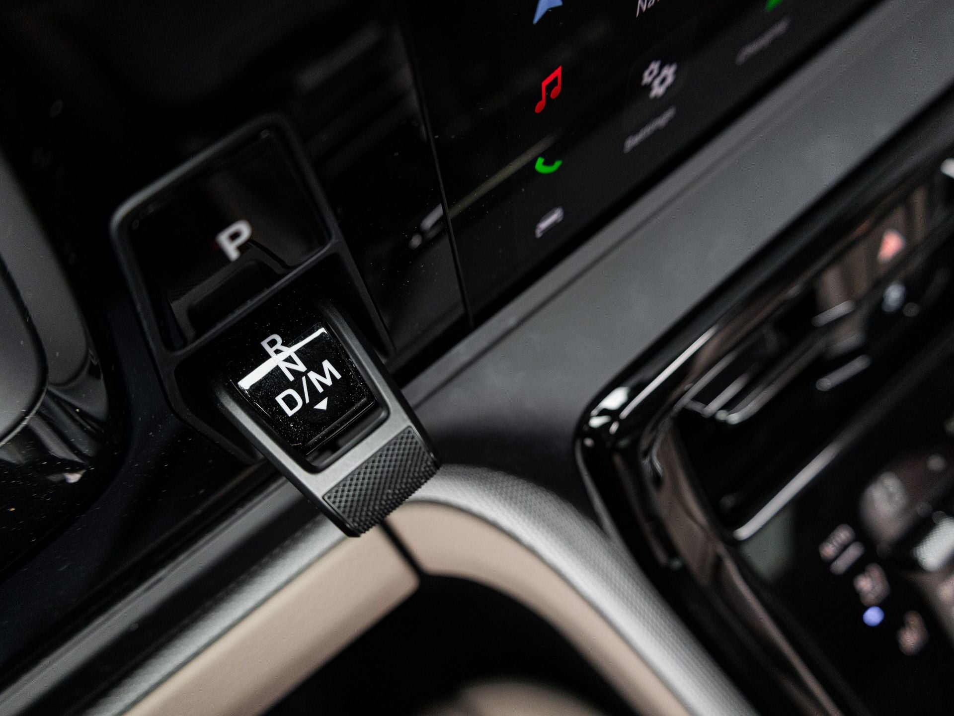 2025 Porsche Panamera 4 E-Hybrid