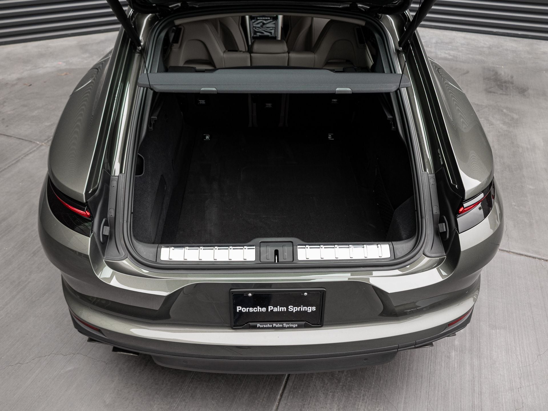 2025 Porsche Panamera 4 E-Hybrid