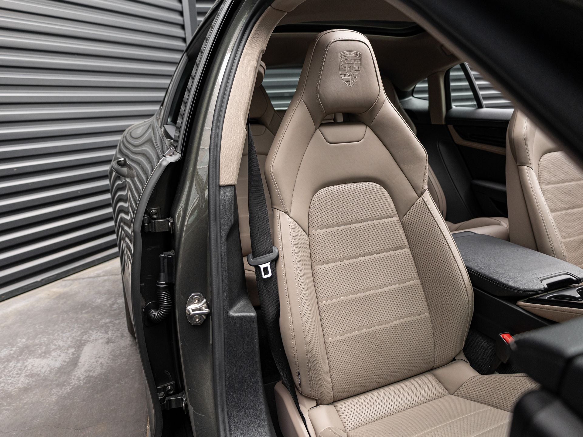 2025 Porsche Panamera 4 E-Hybrid