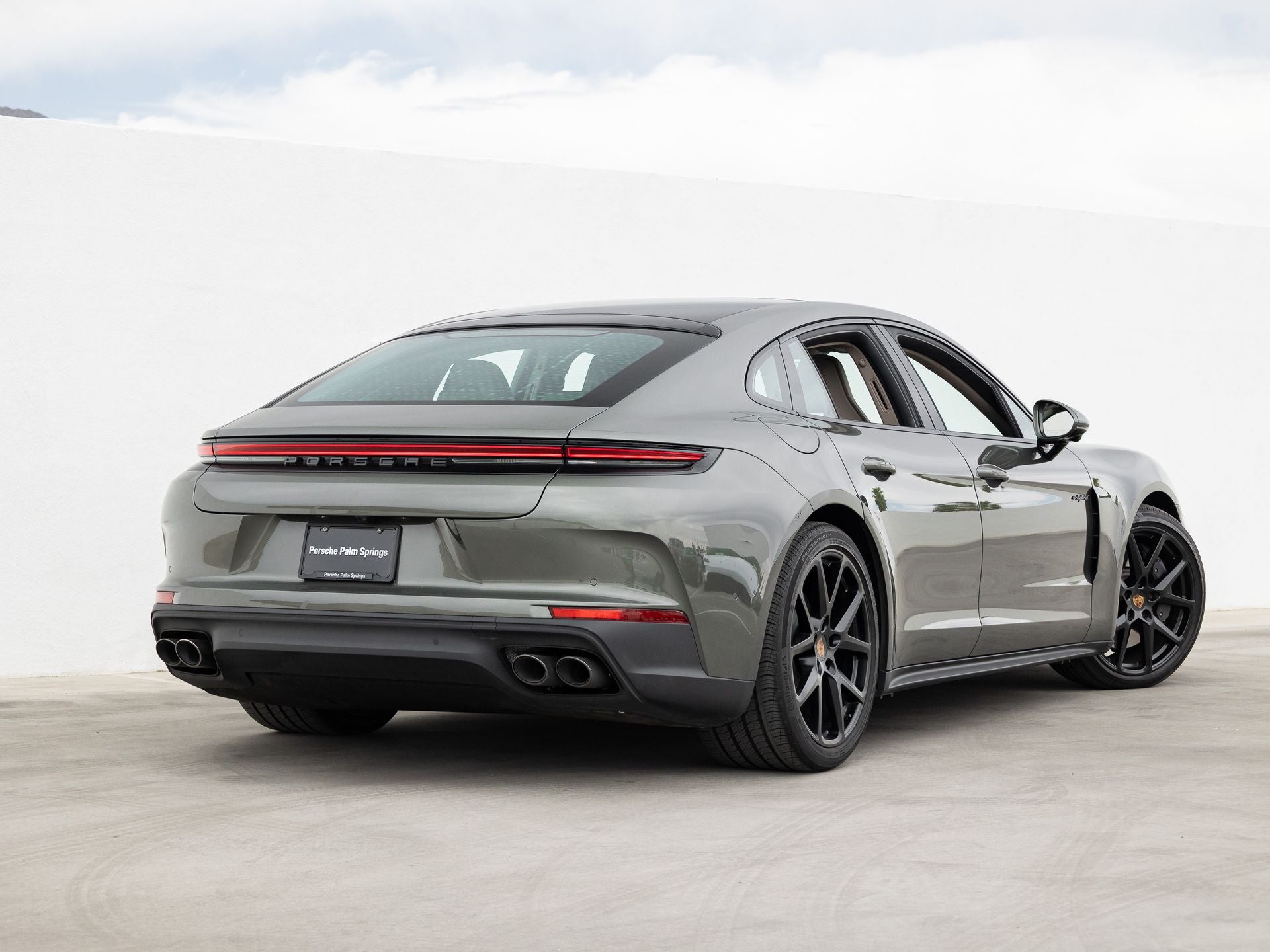 2025 Porsche Panamera 4 E-Hybrid