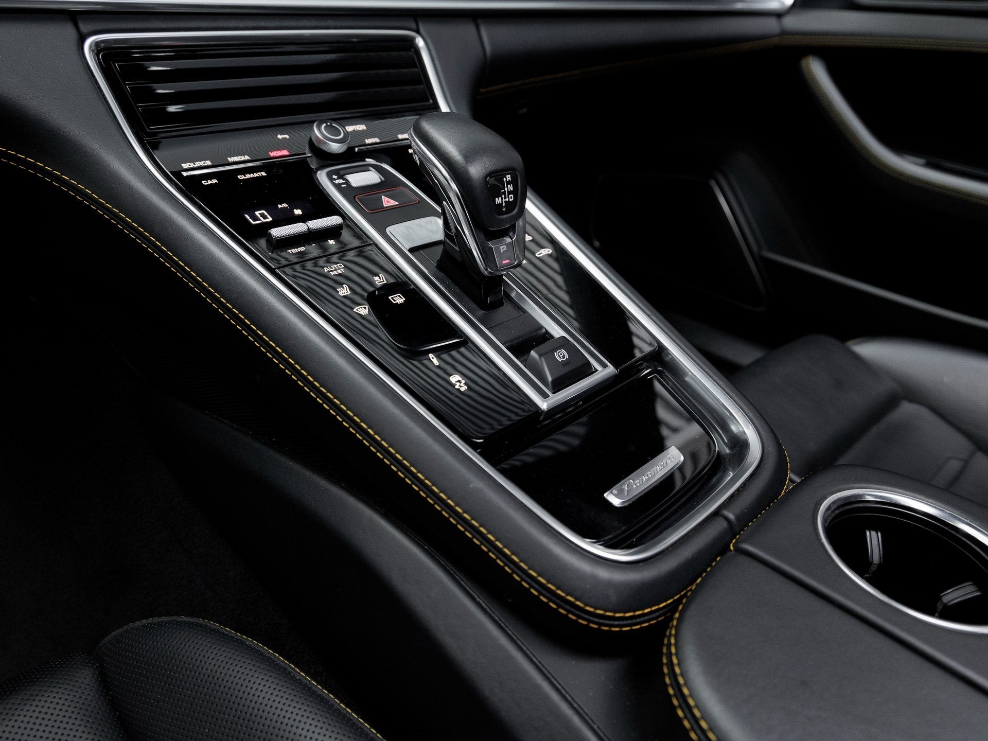 2022 Porsche Panamera Panamera Turbo S (MY22)