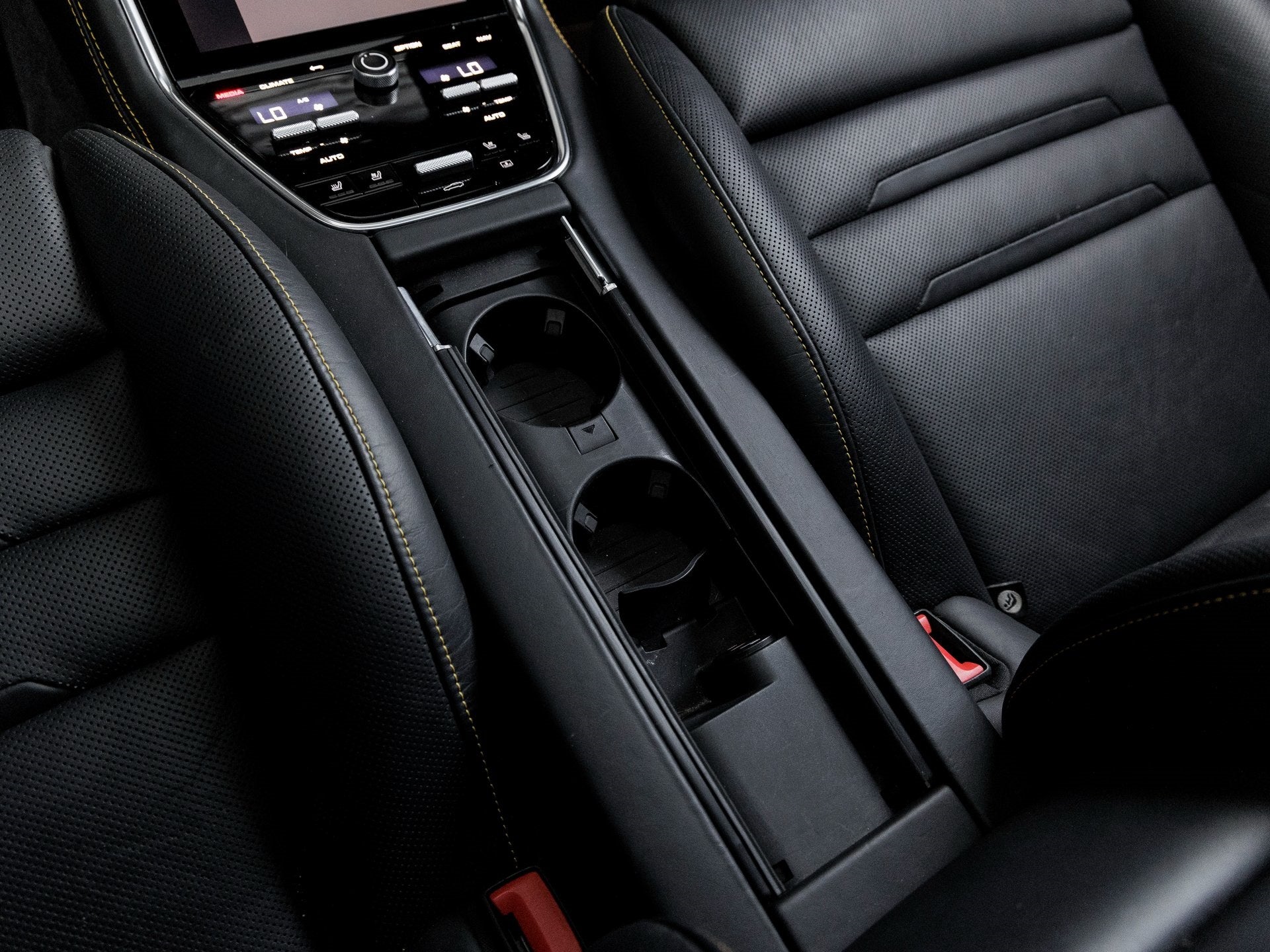 2022 Porsche Panamera Panamera Turbo S (MY22)