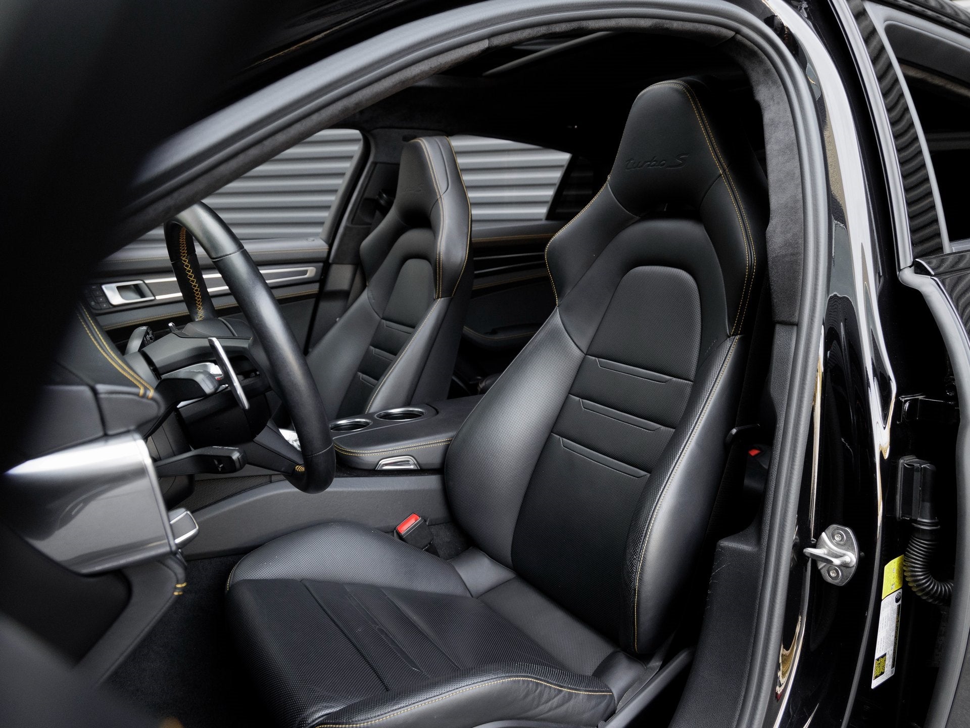 2022 Porsche Panamera Panamera Turbo S (MY22)