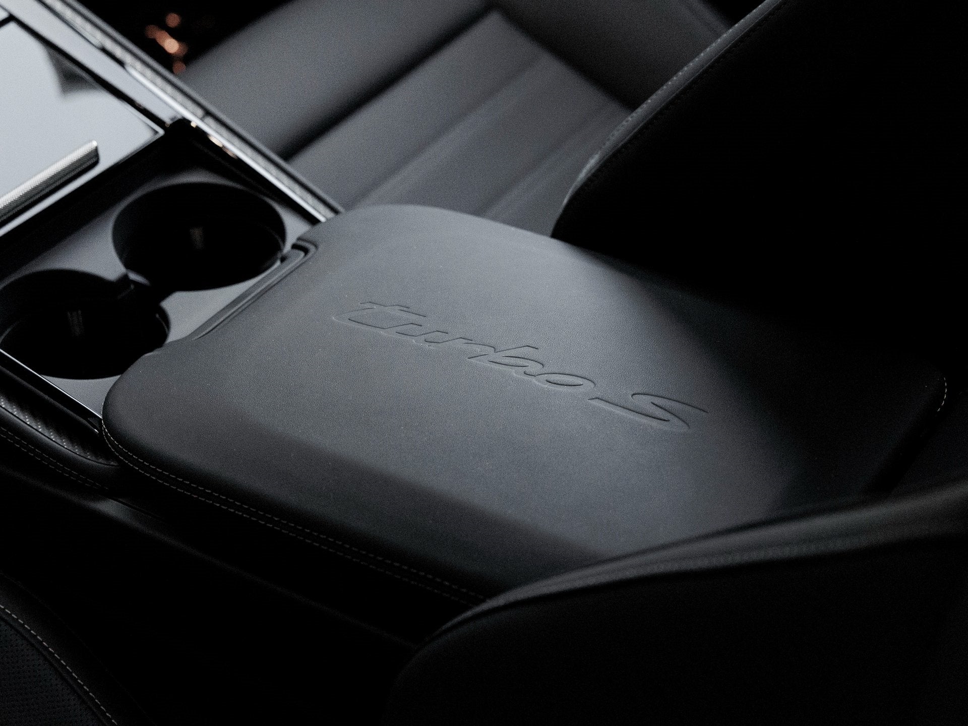 2026 Porsche Panamera Panamera Turbo S E-Hybrid