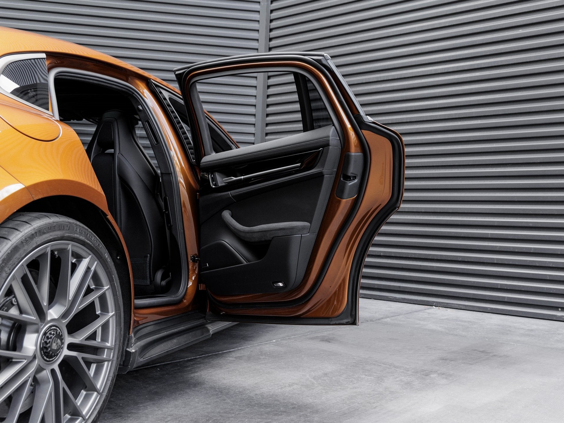 2025 Porsche Panamera E-Hybrid Turbo S