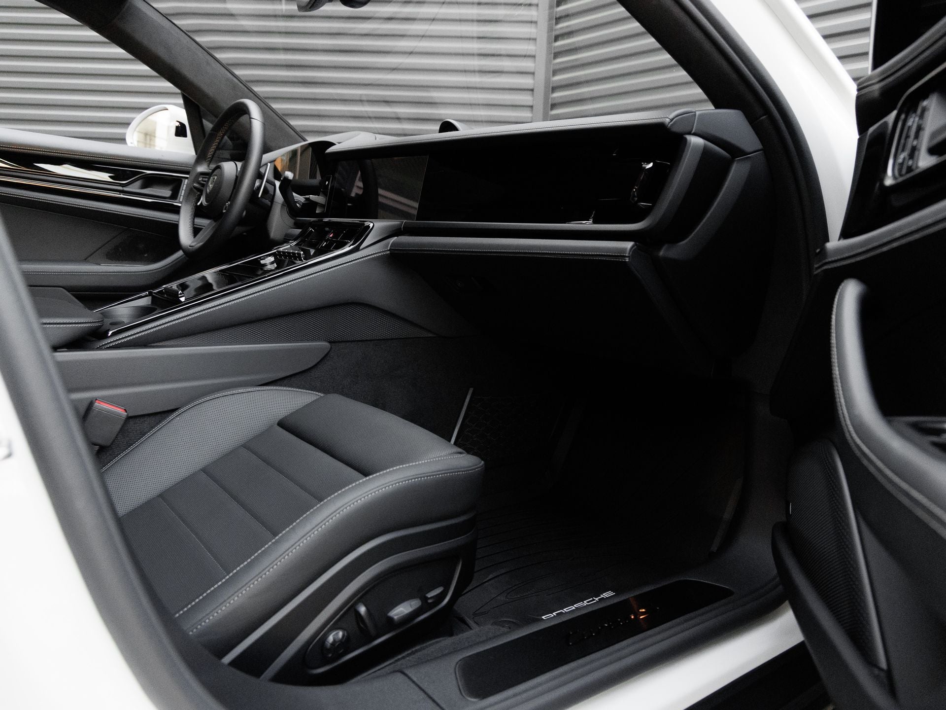 2026 Porsche Panamera Turbo S E-Hybrid