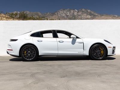 2026 Porsche Panamera Turbo S E-Hybrid