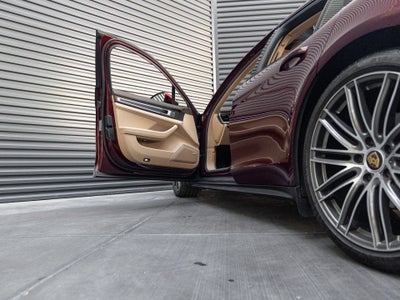 2023 Porsche Panamera Platinum Edition