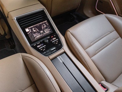 2023 Porsche Panamera Platinum Edition