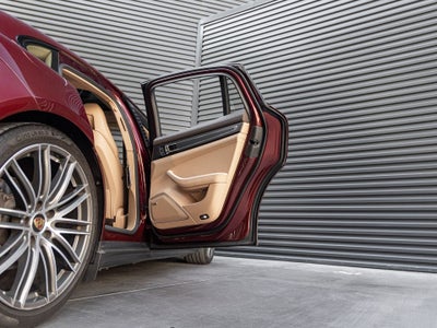 2023 Porsche Panamera Platinum Edition