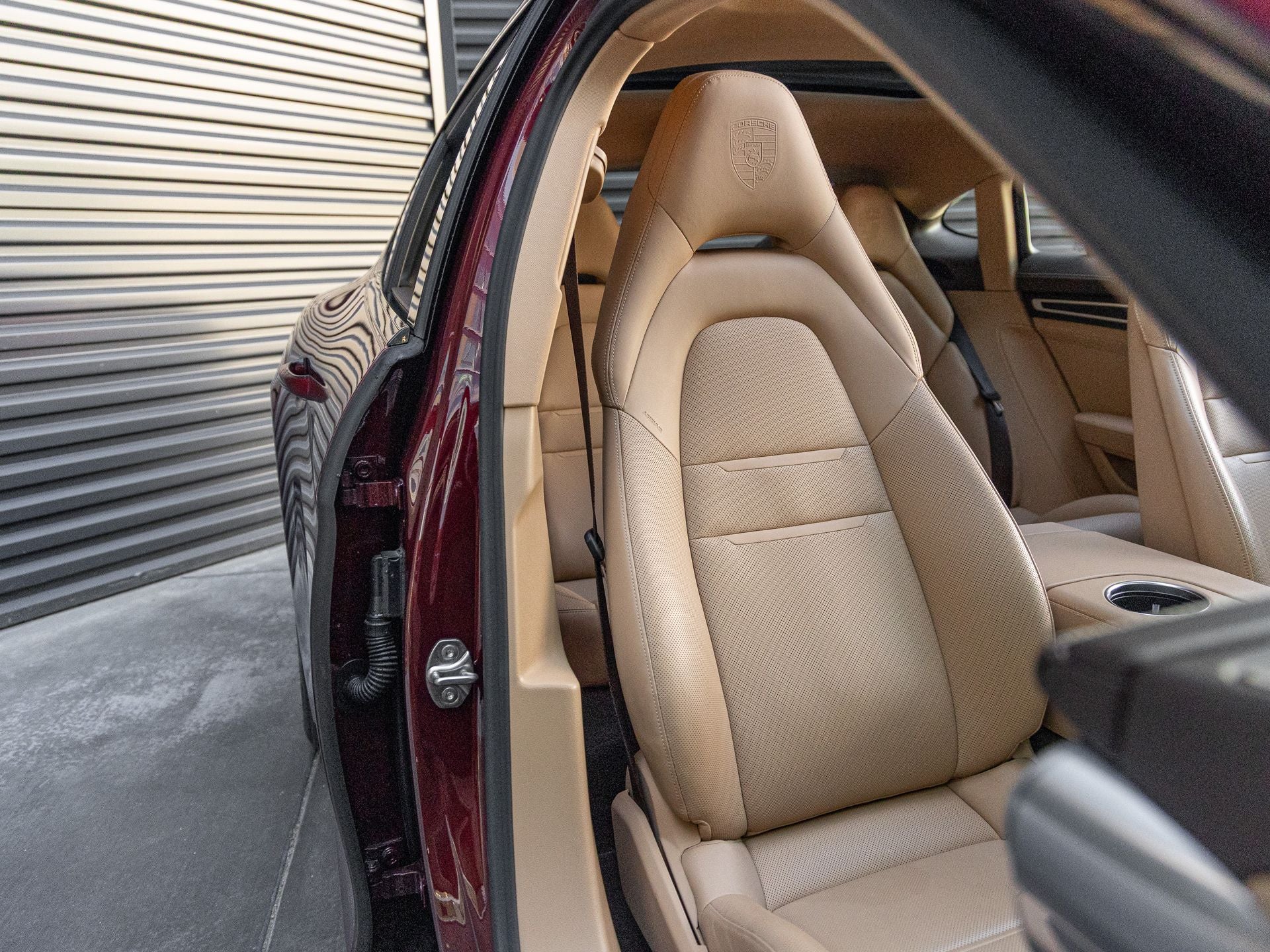 2023 Porsche Panamera Platinum Edition