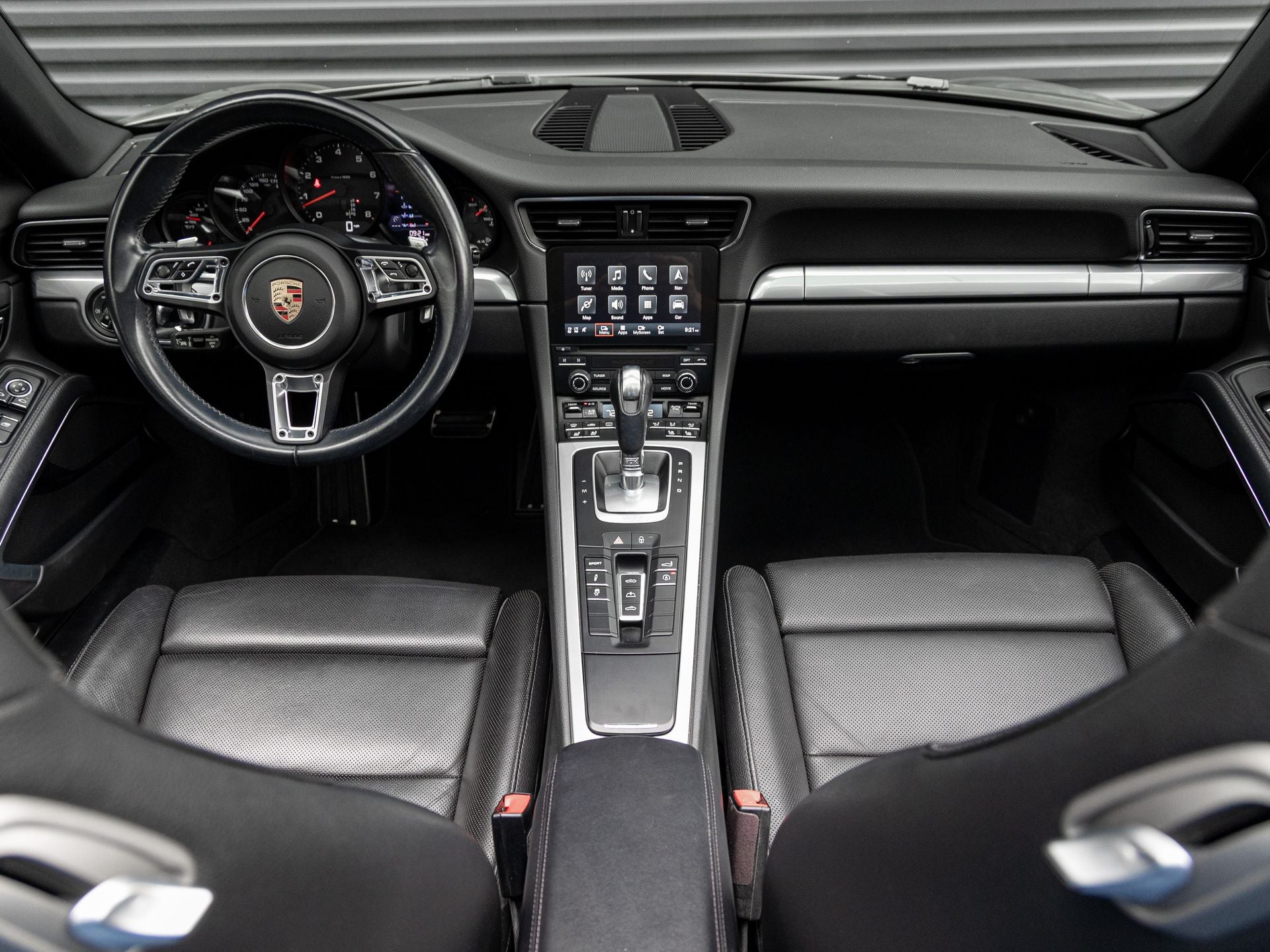 2018 Porsche 911 Carrera Cabriolet