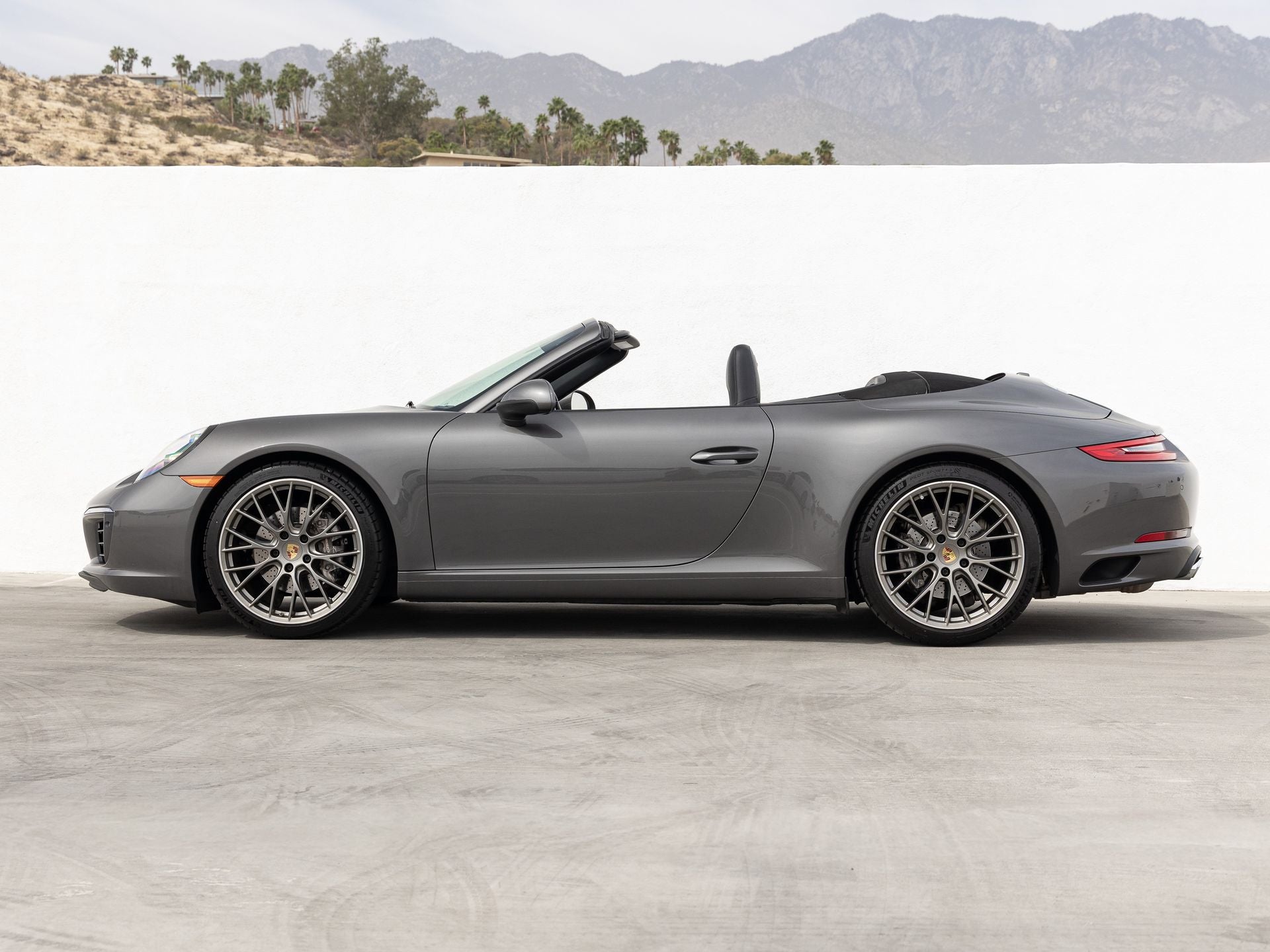 2018 Porsche 911 Carrera Cabriolet
