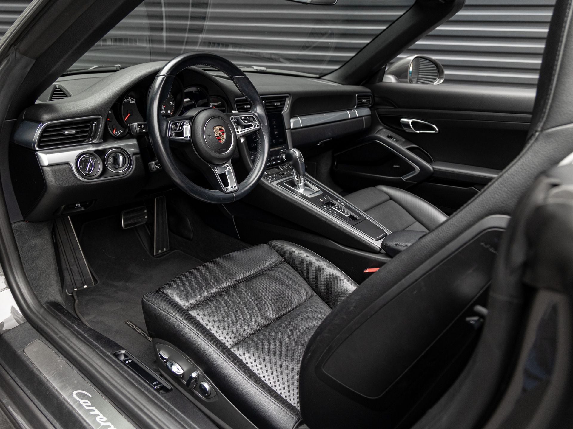 2018 Porsche 911 Carrera Cabriolet