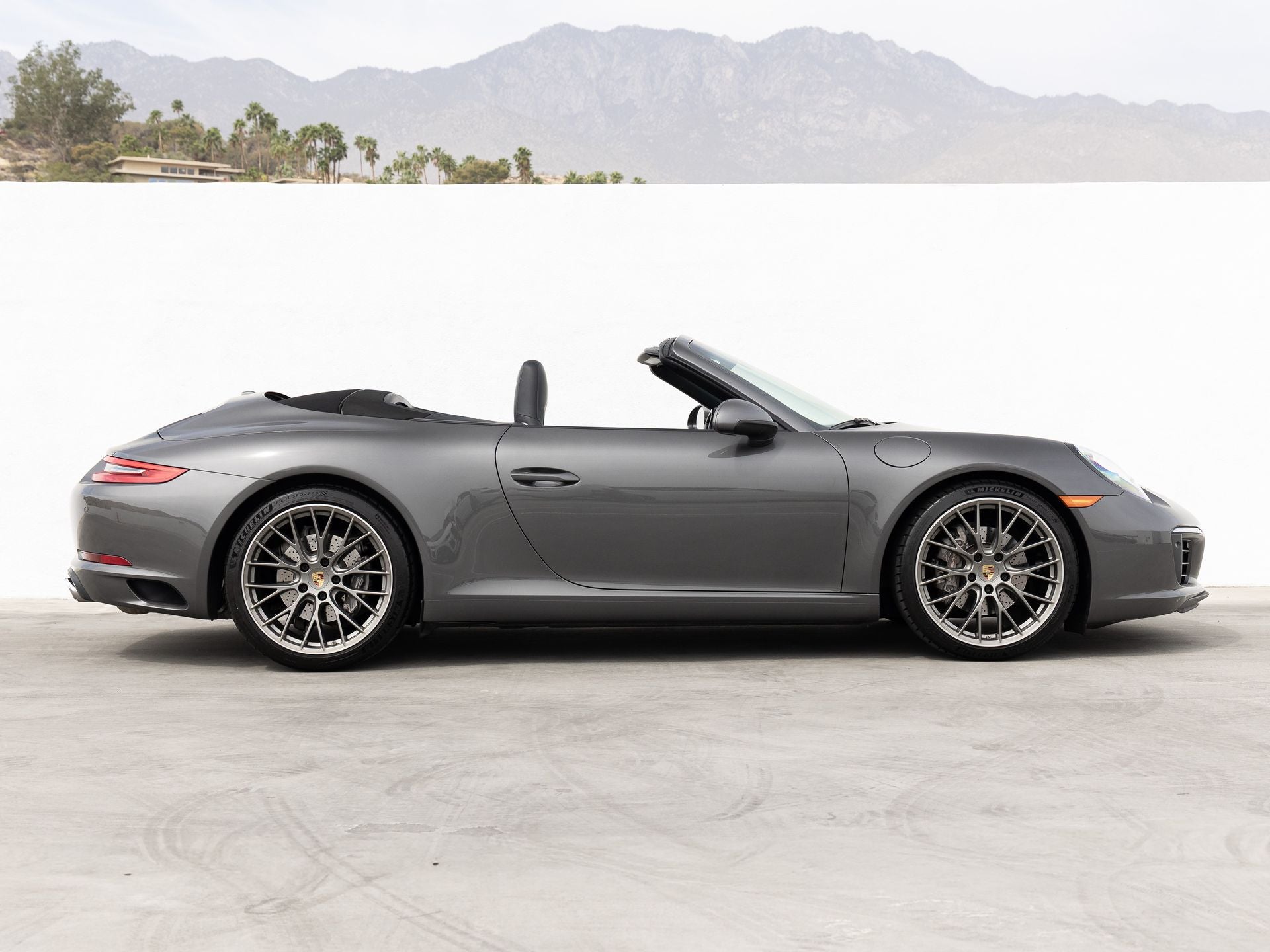 2018 Porsche 911 Carrera Cabriolet