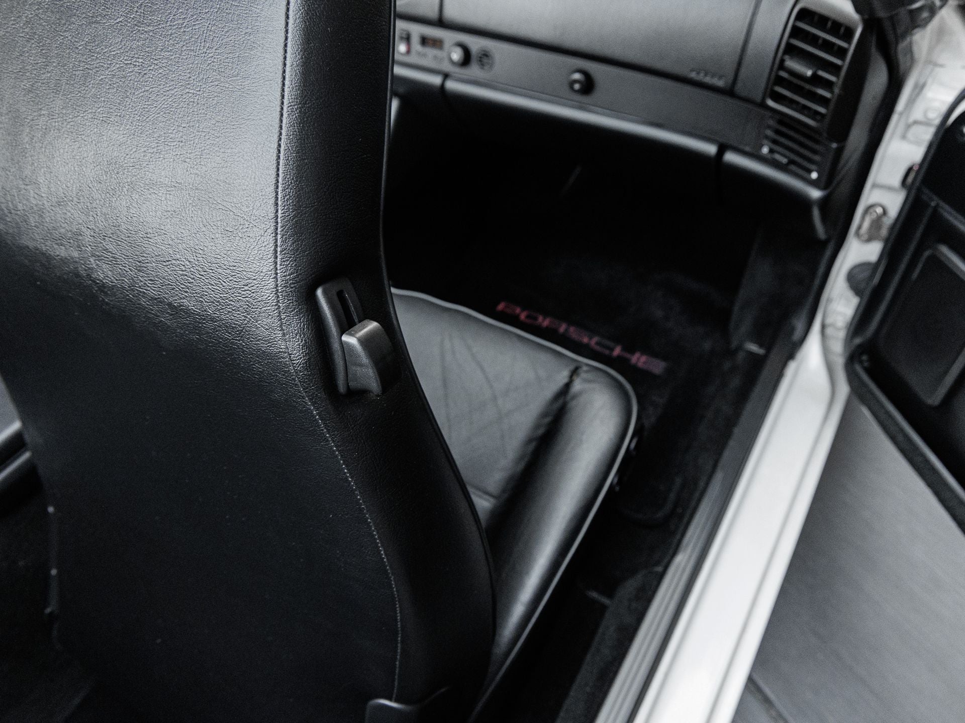 1990 Porsche 944 S2