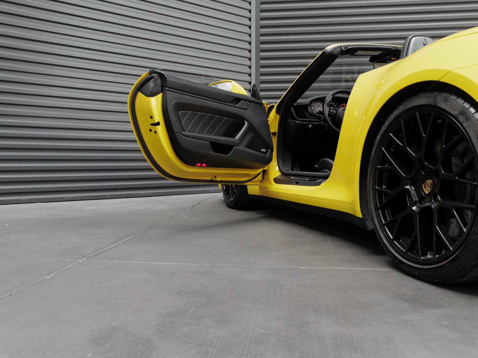 2023 Porsche 911 911 Carrera 4 GTS Cabriolet (MY23)