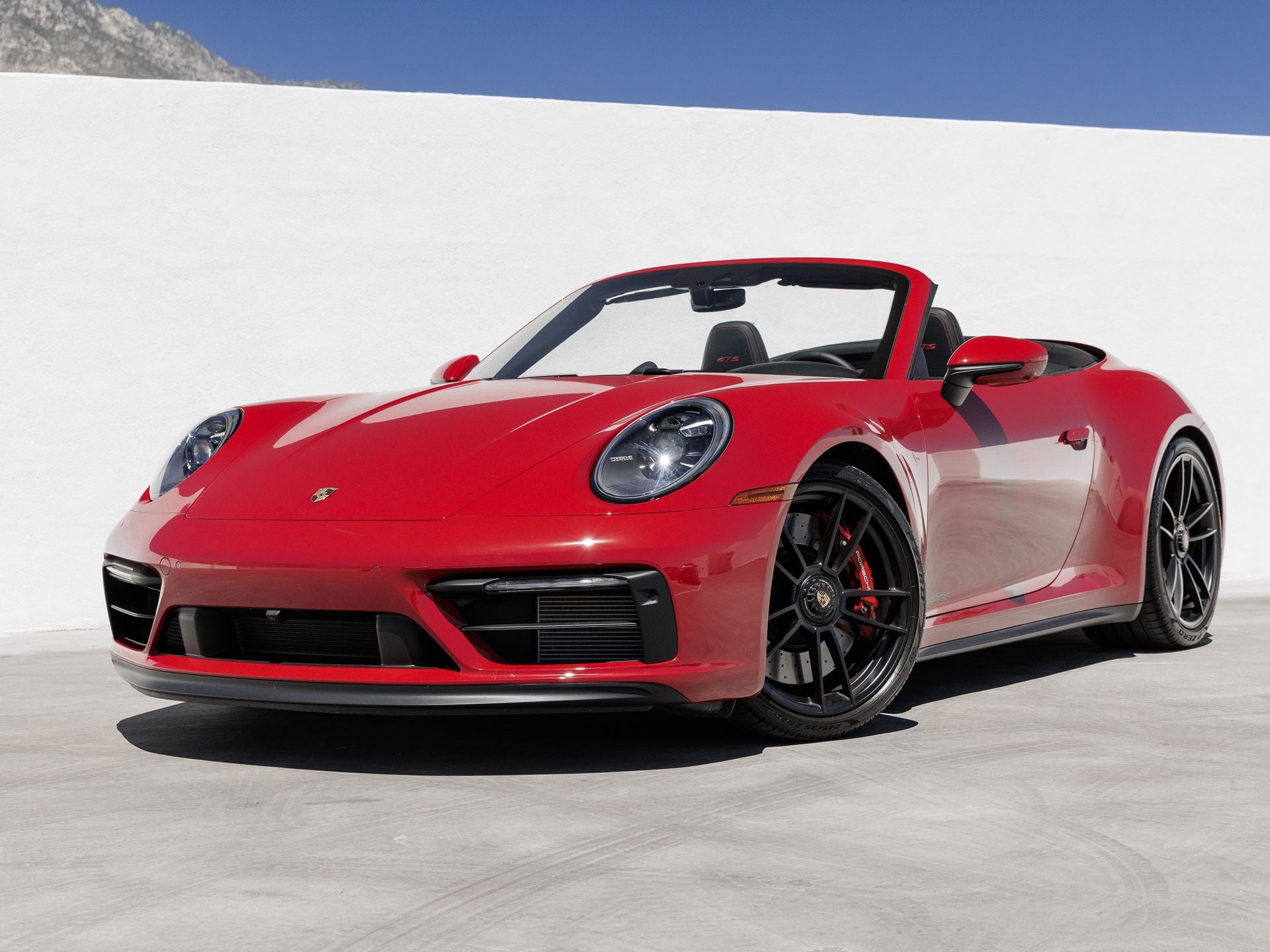 2024 Porsche 911 Carrera 4 GTS Cabriolet