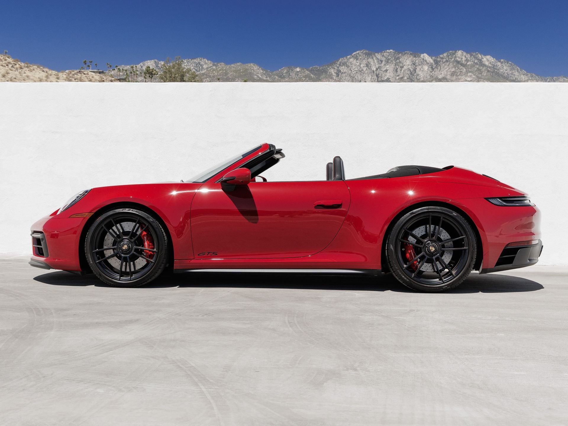 2024 Porsche 911 Carrera 4 GTS Cabriolet