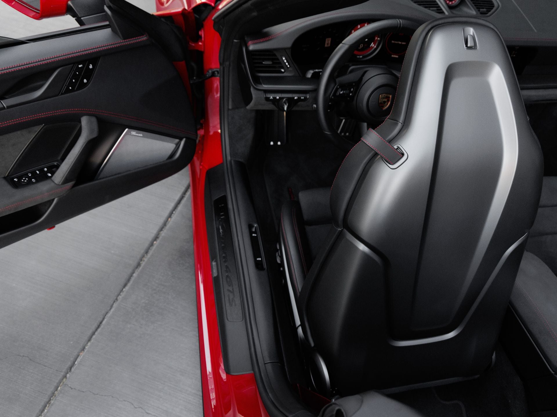 2024 Porsche 911 Carrera 4 GTS Cabriolet