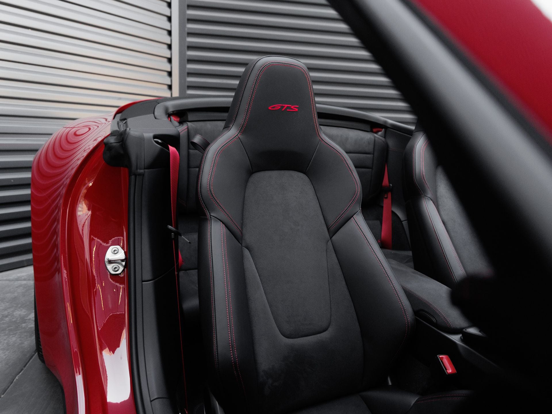 2024 Porsche 911 Carrera 4 GTS Cabriolet