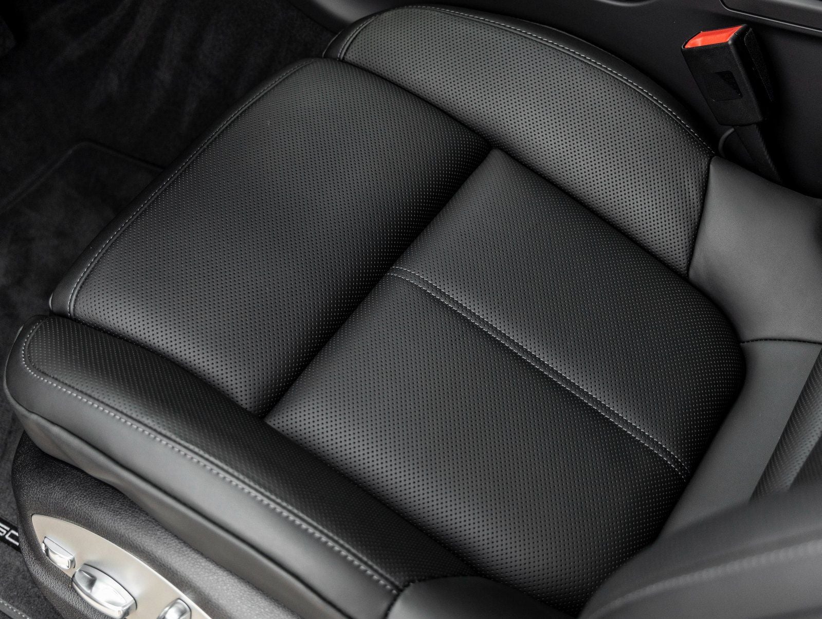 2026 Porsche Macan Macan T