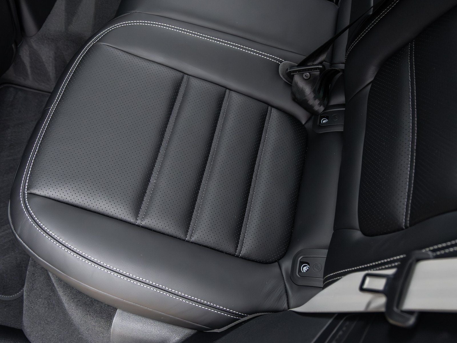 2026 Porsche Macan Macan T